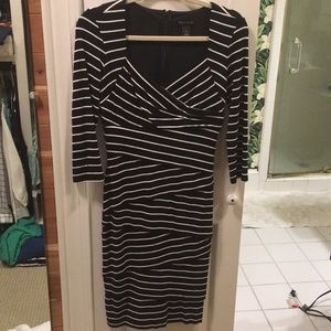White House black market size 4 dress